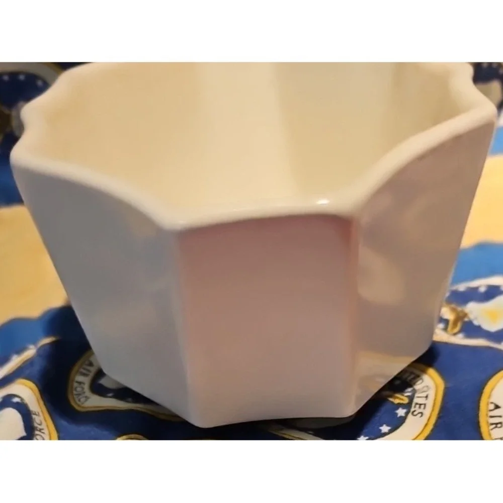 Vintage White Planter Bowl Hull 447 USA 6.75
